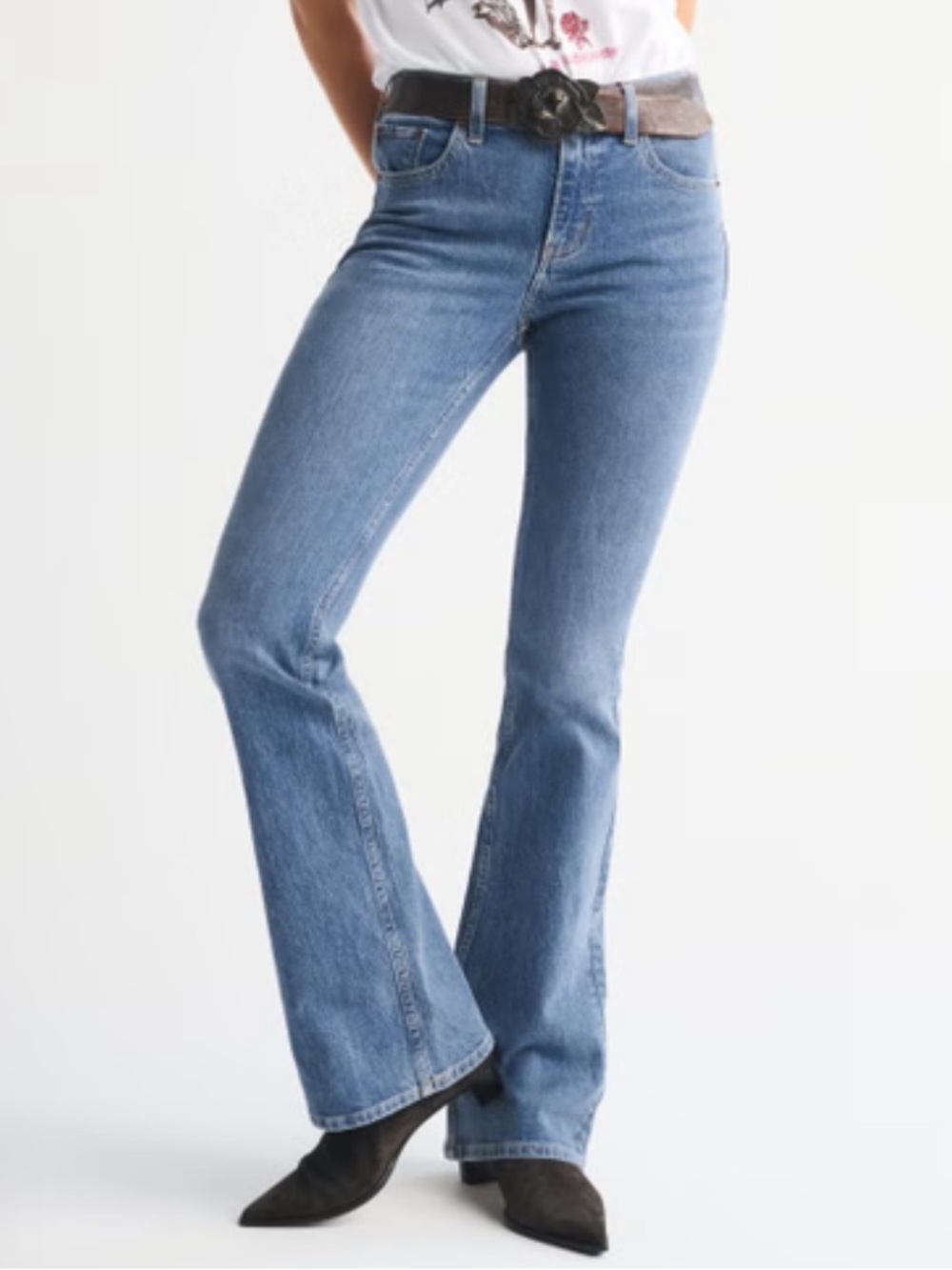 Abercrombie Mid Rise Bootcut Jeans in Medium Blue in 25 Short